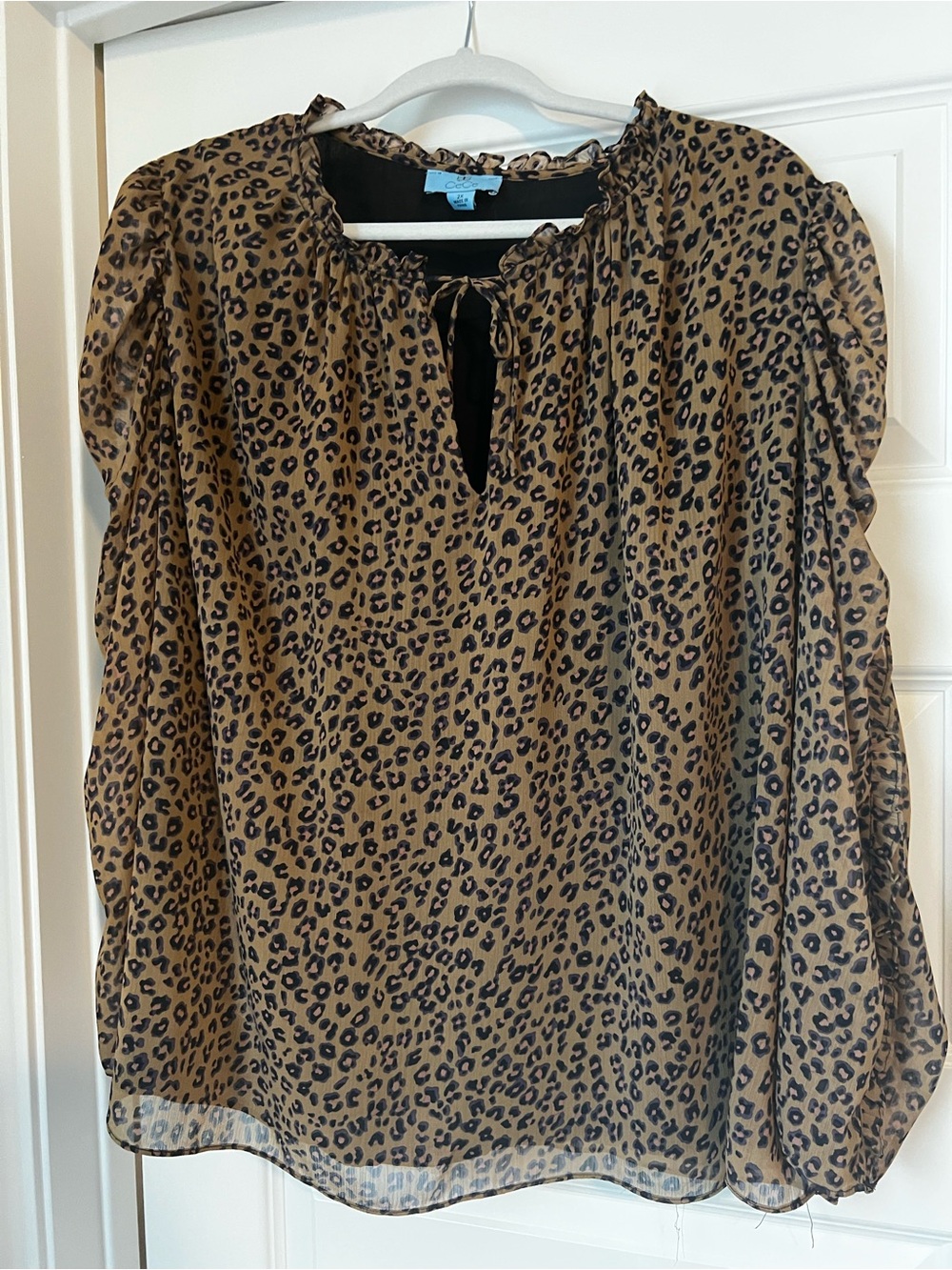 CeCe Leopard Print Ruffle sleeve Blouse - Tan & Black